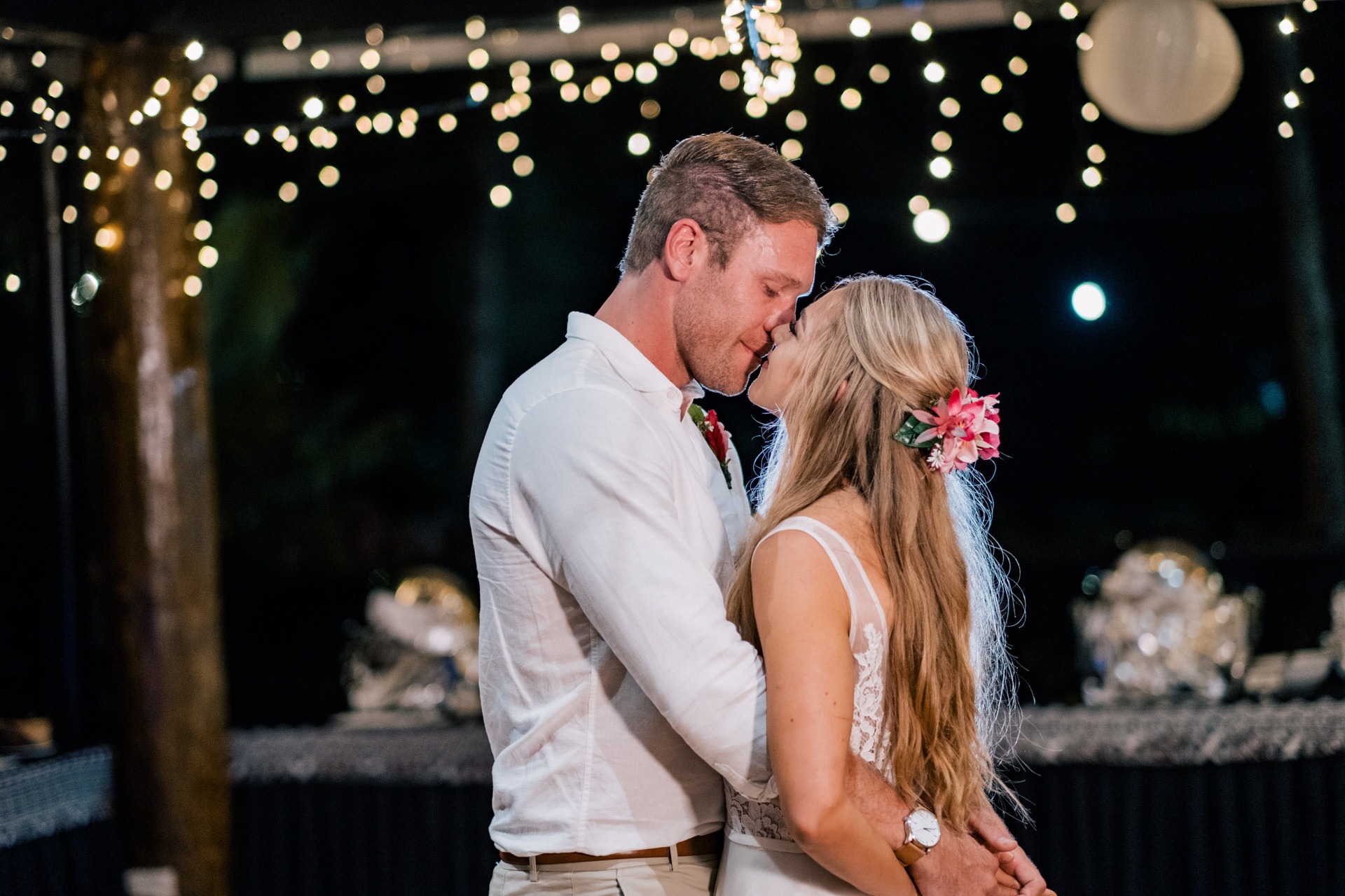 Sophie & Robbie Fiji Weddings - Bula Bride